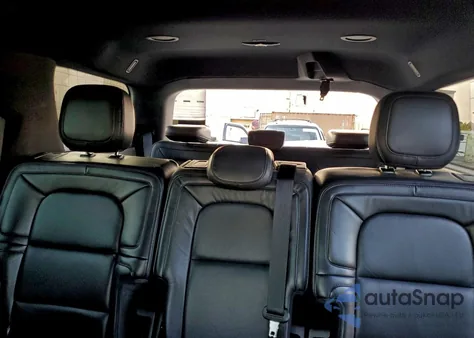 2019 Lincoln Navigator Select z USA, uszkodzony, nr VIN 5LMJJ2JTXKEL15165